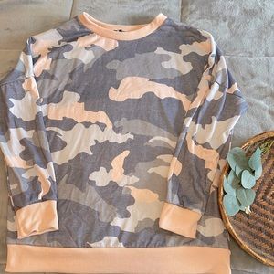 Camo loose crew neck sweat shirt